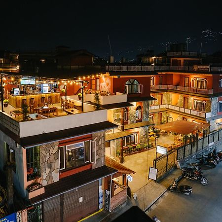 Albergue Dharma Backpackers Pokhara Exterior foto