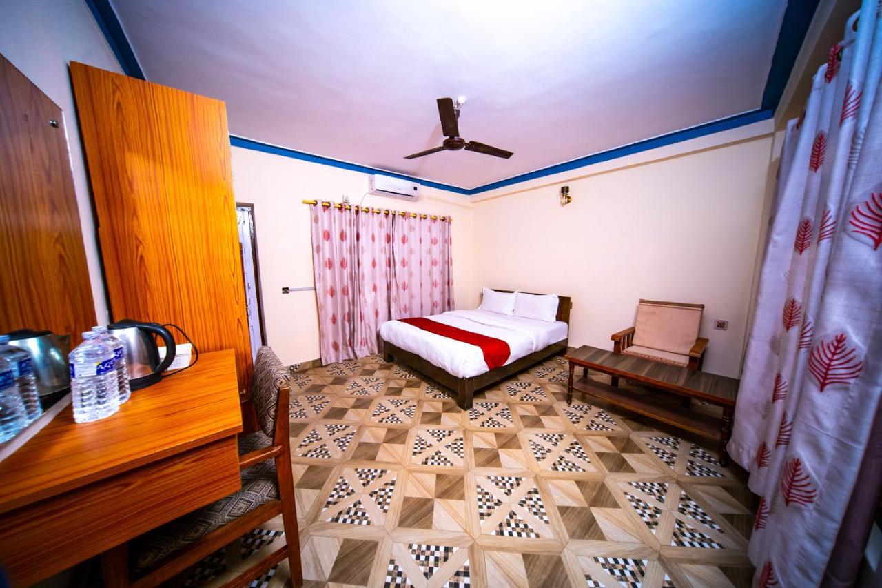 Albergue Dharma Backpackers Pokhara Exterior foto